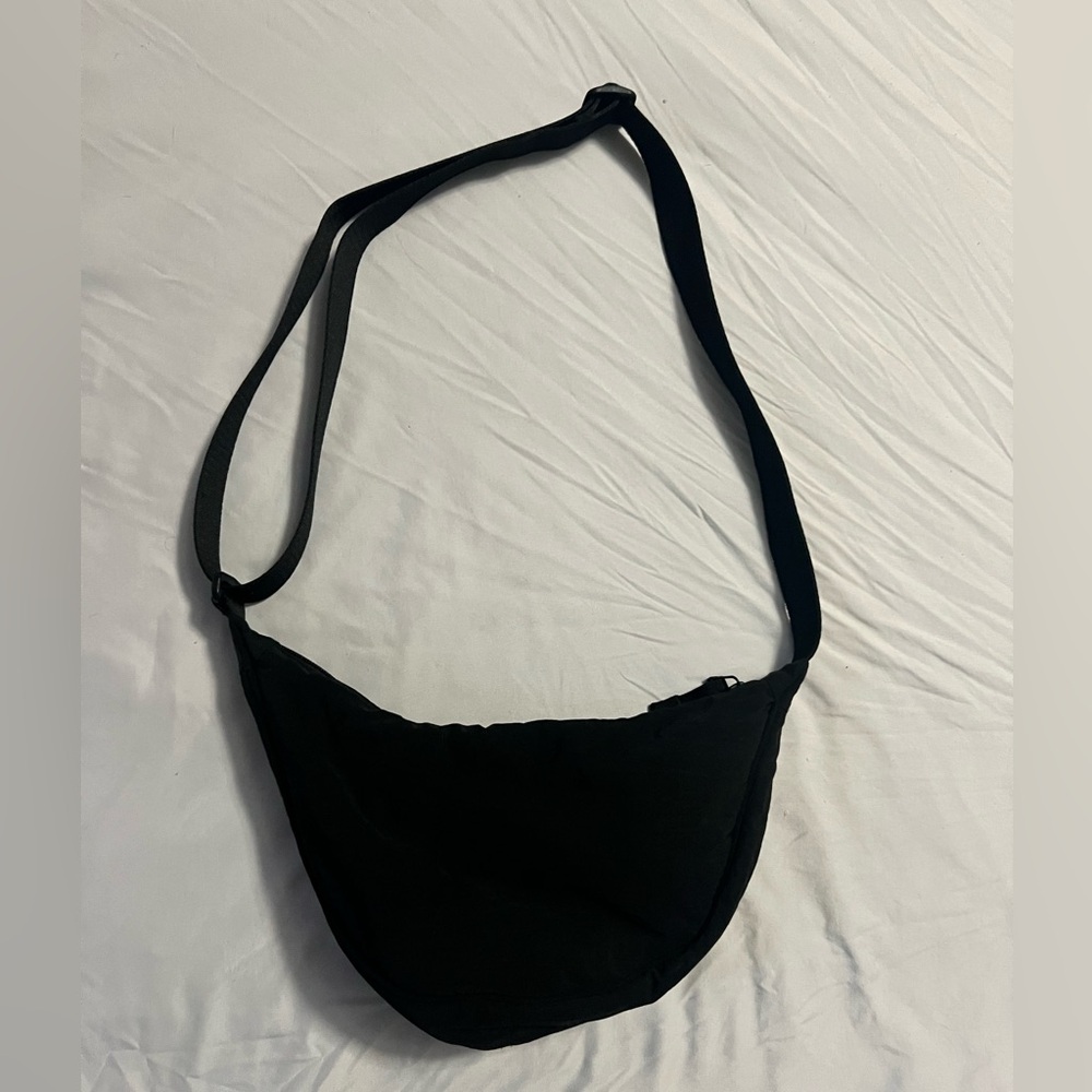 Uniqlo round mini shoulder bag, black
